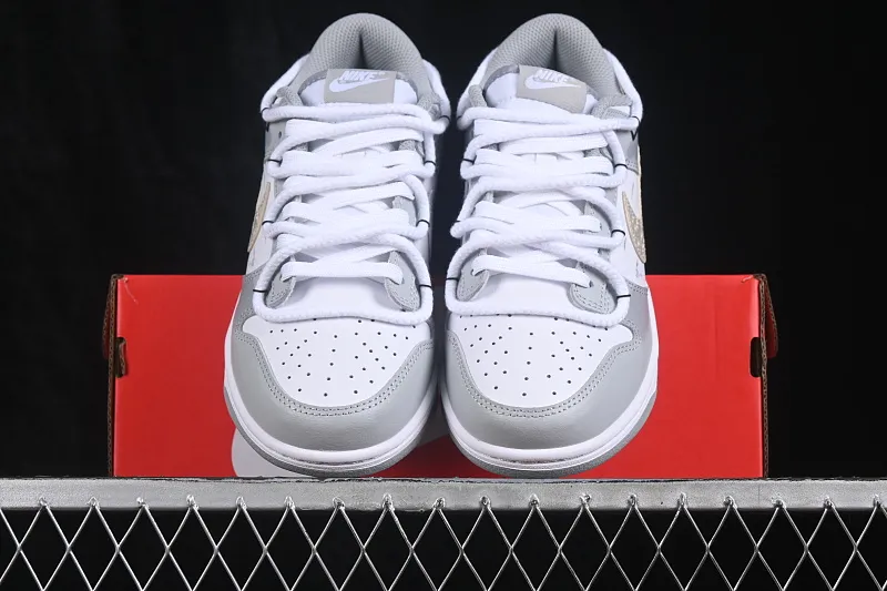 All categories Nk SB Dunk Series Nk SB Dunk Low High-end customized low-top sneakers Nike SB Dunk Low straps Anniversary high-end customized low-top casual sneakers HF5441-105